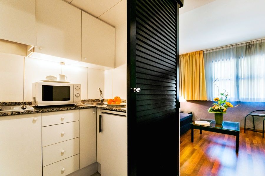 Apartamentos Descartes Барселона Екстер'єр фото
