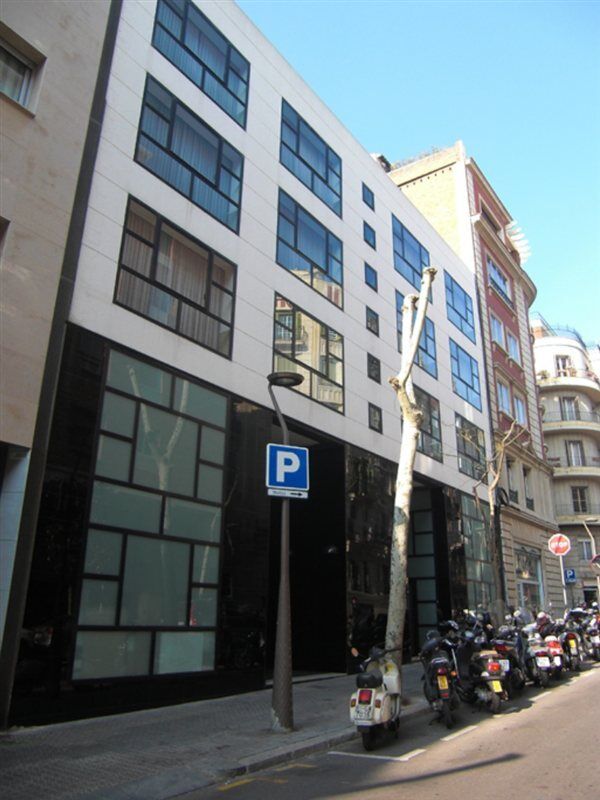 Apartamentos Descartes Барселона Екстер'єр фото